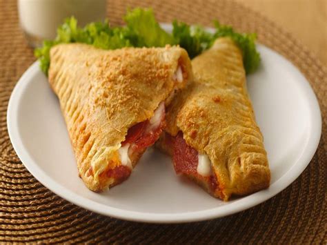 Crescent Pizza Pockets Recipe : Food Network | Recipes, Crescent pizza, Pizza pockets