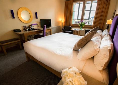 Hotel Rooms Dublin, Luxury Hotel Suites Dublin | The Clarence Hotel