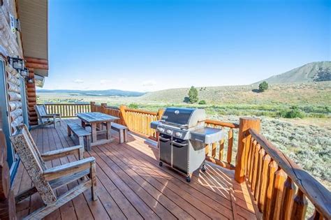 10 Incredible VRBO Rentals Near Yellowstone National Park