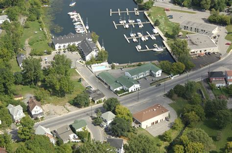 Picton Harbour Inn in Picton, ON, Canada - Marina Reviews - Phone Number - Marinas.com