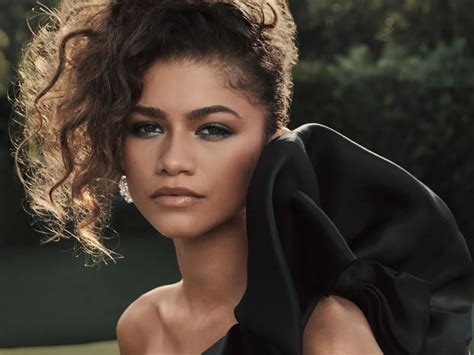 Zendaya House + Stunning Photos of Her New Encino Estate!