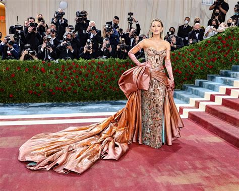 Os melhores looks de celebridades do Met Gala 2022