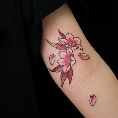 Instagram 上的 KALOK LI：「 Congrats for your 1st tattoo, and thanks for your trust. #cherryblossoom ...