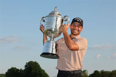 Does the PGA Championship winner get to take the Wanamaker Trophy home?