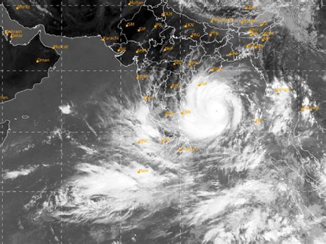 Cyclone Amphan news | [LIVE] Amphan intensifies into extremely severe ...