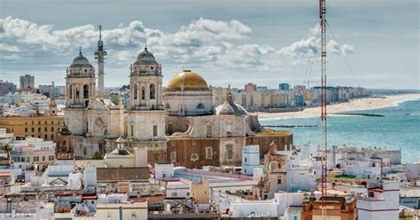 Cadiz, 3000 years of history - Spain Holidays 10