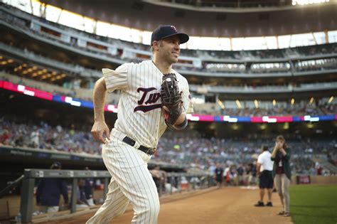 Twins' Joe Mauer to consider retiring after season