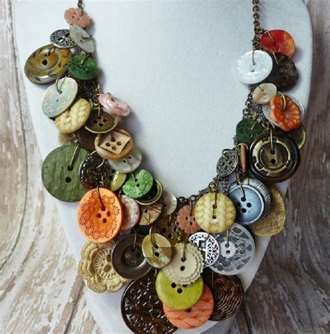 11 Easy DIY Buttons Jewelry Projects: Making Jewelry from Buttons - Pretty Designs