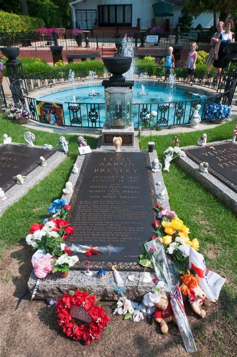 Elvis Presley's is the most popular and visited grave in the world - TVMnews.mt