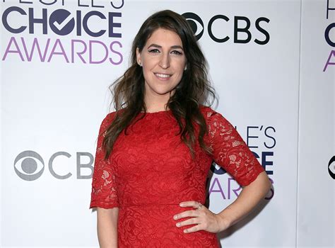 Is Mayim Bialik a neuroscientist?