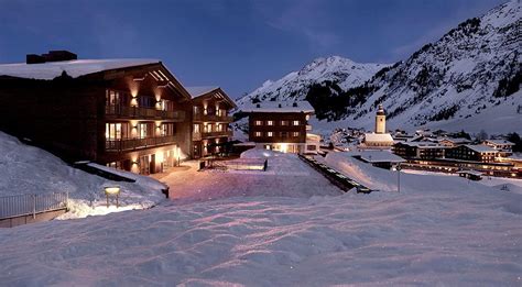 Romantic five star hotel with pool and panoramic views in Lech