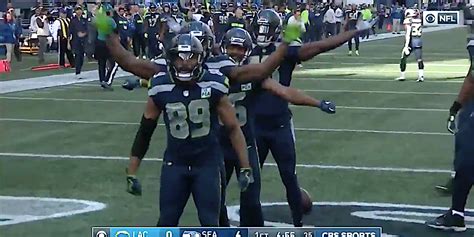 Seahawks celebrate Jaron Brown touchdown with great synchronized dance ...