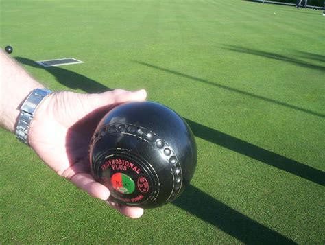 Lawn Bowls - delivering the bowl | hubpages