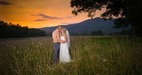 Gatlinburg Weddings in the Smoky Mountains of Tennessee