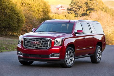 2017 GMC Yukon XL Overview - The News Wheel