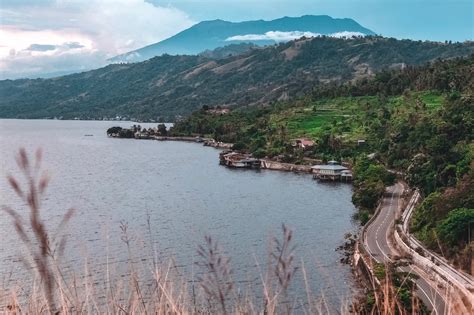 Indah dan Misterius, Ini 6 Alasan Kenapa Kamu Harus Mengunjungi Danau ...