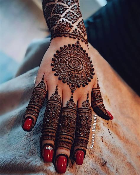 Lovely henna design by @sararamehndi Love how lush and round the dots are! Looks alm… | Latest ...