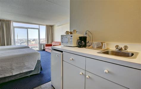 Carousel Resort Hotel & Condominiums, Ocean City: $71 Room Prices ...