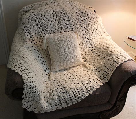 Ravelry: Fiona Cable Lace Pillow pattern by Noelle Stiles