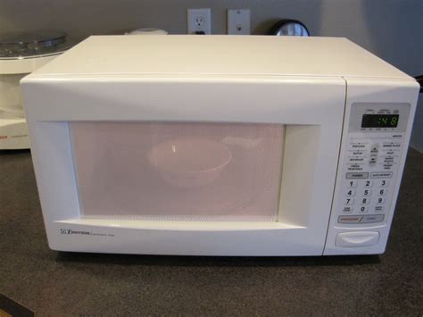 AmmonIdahoBlogSale: Emerson 1.1 cu Microwave Oven