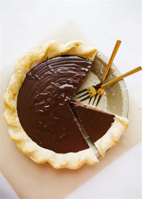 Chocolate Pudding Pie - Wood & Spoon