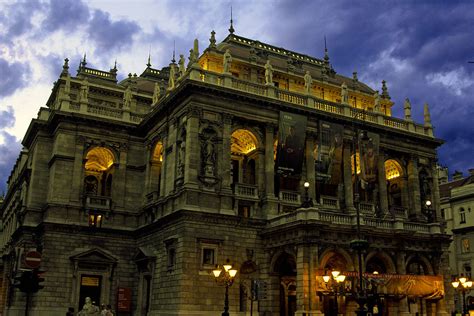 Following in the footsteps of Sissi at the Hungarian Opera in 1885 – 5-Minute History