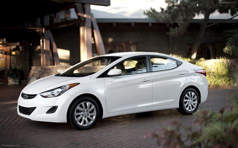 Hyundai Elantra 20 Photo Gallery #6/9