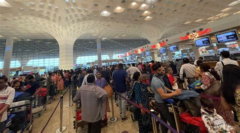 System snag causes chaos at Mumbai’s T2 airport, passengers raise grievances on Twitter | Mumbai ...