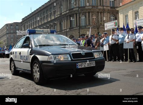 Skoda Octavia police car in Warsaw, Poland Stock Photo - Alamy