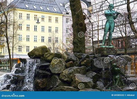 Statue of Ole Bull in Bergen, Norway Editorial Photography - Image of ...