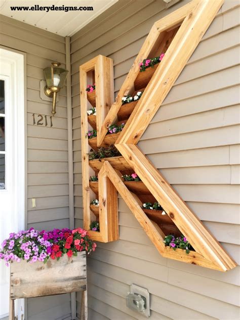 12 DIY Outdoor Wooden Planter Box Ideas