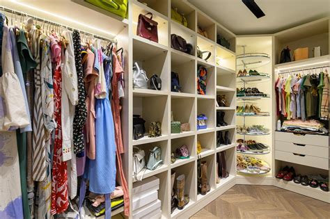 Organize Small Walk In Closet Ideas