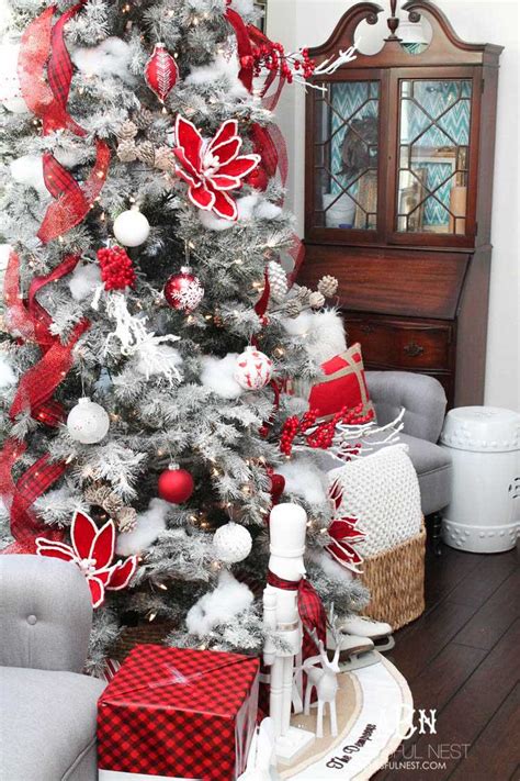 Classic Red and White Christmas Tree Decorating Ideas