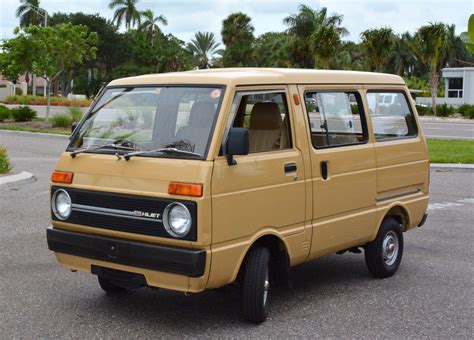 1983 Daihatsu Hijet | Daihatsu, Cool vans, Classic cars online