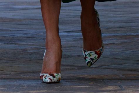 Melania Trump’s Green Dress, Floral Heels on National Day of Prayer ...