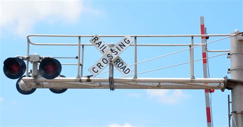 Railroad Crossing Sign Free Stock Photo - Public Domain Pictures