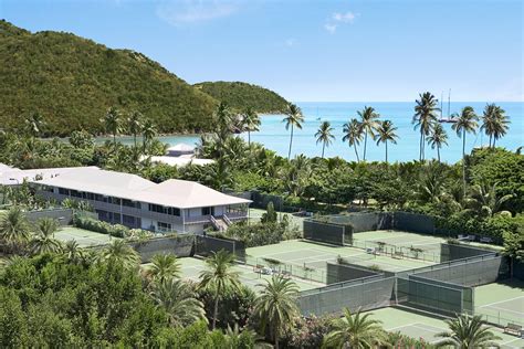 25 Gorgeous Oceanfront Tennis Courts