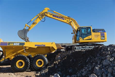 Komatsu sees strong demand in North America, sales up 18% in Q1 ...