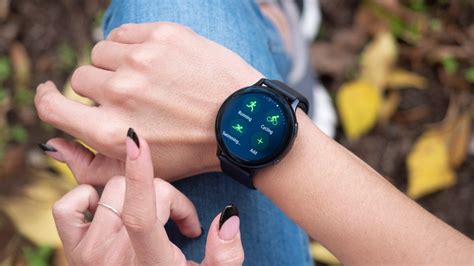 Samsung brings fall detection and other Galaxy Watch 3 features to the ...