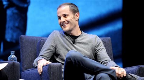 Twitter co-founder steps down from board