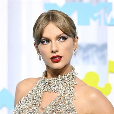 Η Taylor Swift αποκαλύπτει ένα διαμάντι από το tracklist του «Midnights» | Streamee