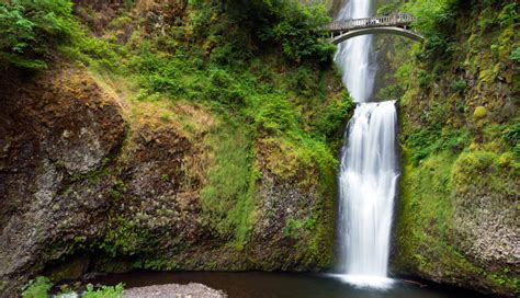 State of Oregon: Historic Columbia River Highway - Multnomah Falls