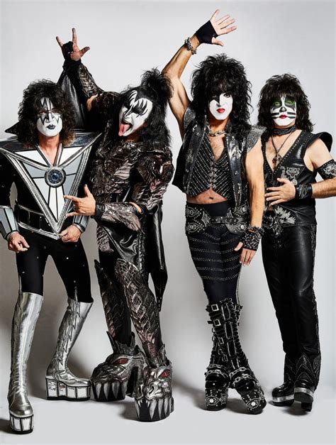 INTERVIEW: KISS - TOMMY THAYER talks about The Australian Tour August - September 2022 and so ...