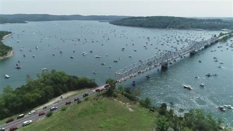 1,500 boats hit the water for a 'Keep America Great' parade on Table ...