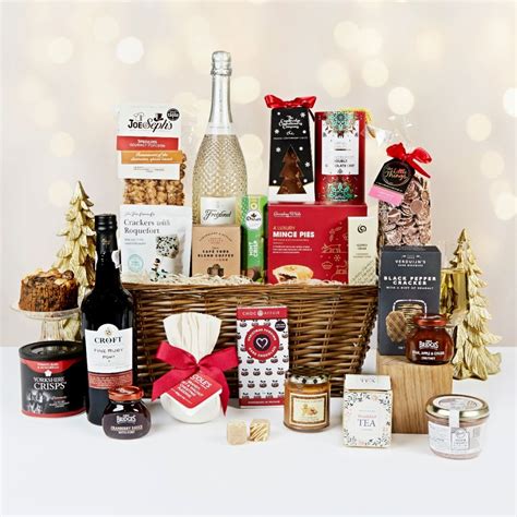 Family Christmas Hamper | Luxury Tradional Xmas Hampers | hampers.com