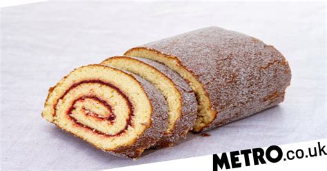 How to make a Swiss roll with just four ingredients in under half an hour | Metro News