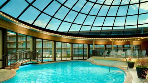 Chicago Hotels With Outdoor Pool | Marriott Chicago O’Hare