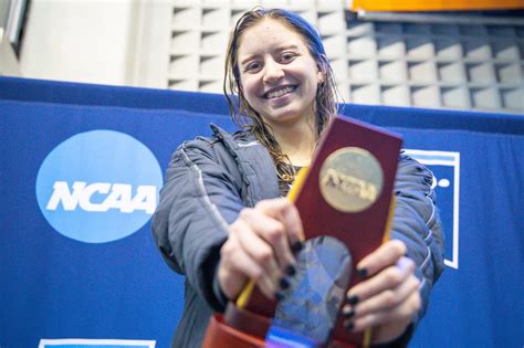 Kate Douglass DESTROYS NCAA Record with 1:48.37 200 IM | RACE ANALYSIS