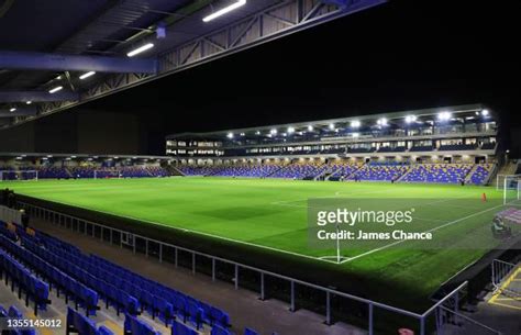 Inside Wimbledon Stadium Photos and Premium High Res Pictures - Getty ...