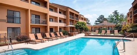 Savannah, GA, Hotel with Outdoor Pool | Courtyard Savannah Midtown